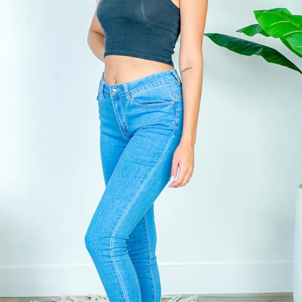 Blue ankle skinny jeans